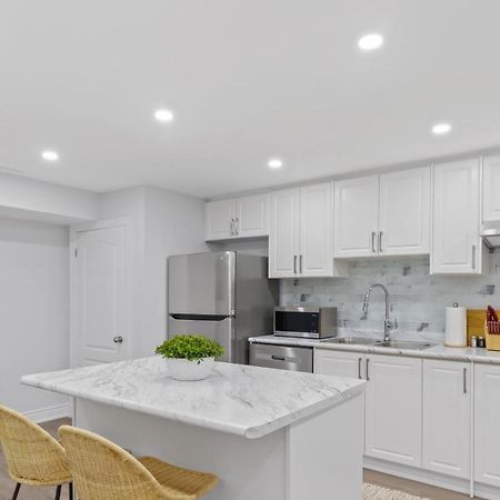 Appartamento Family Friendly - Cozy - Hot Tub - Near Uoit Oshawa Esterno foto