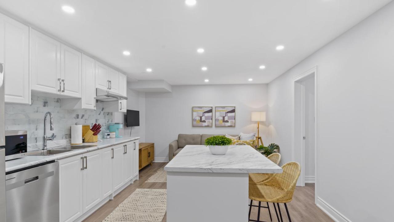 Appartamento Family Friendly - Cozy - Hot Tub - Near Uoit Oshawa Esterno foto