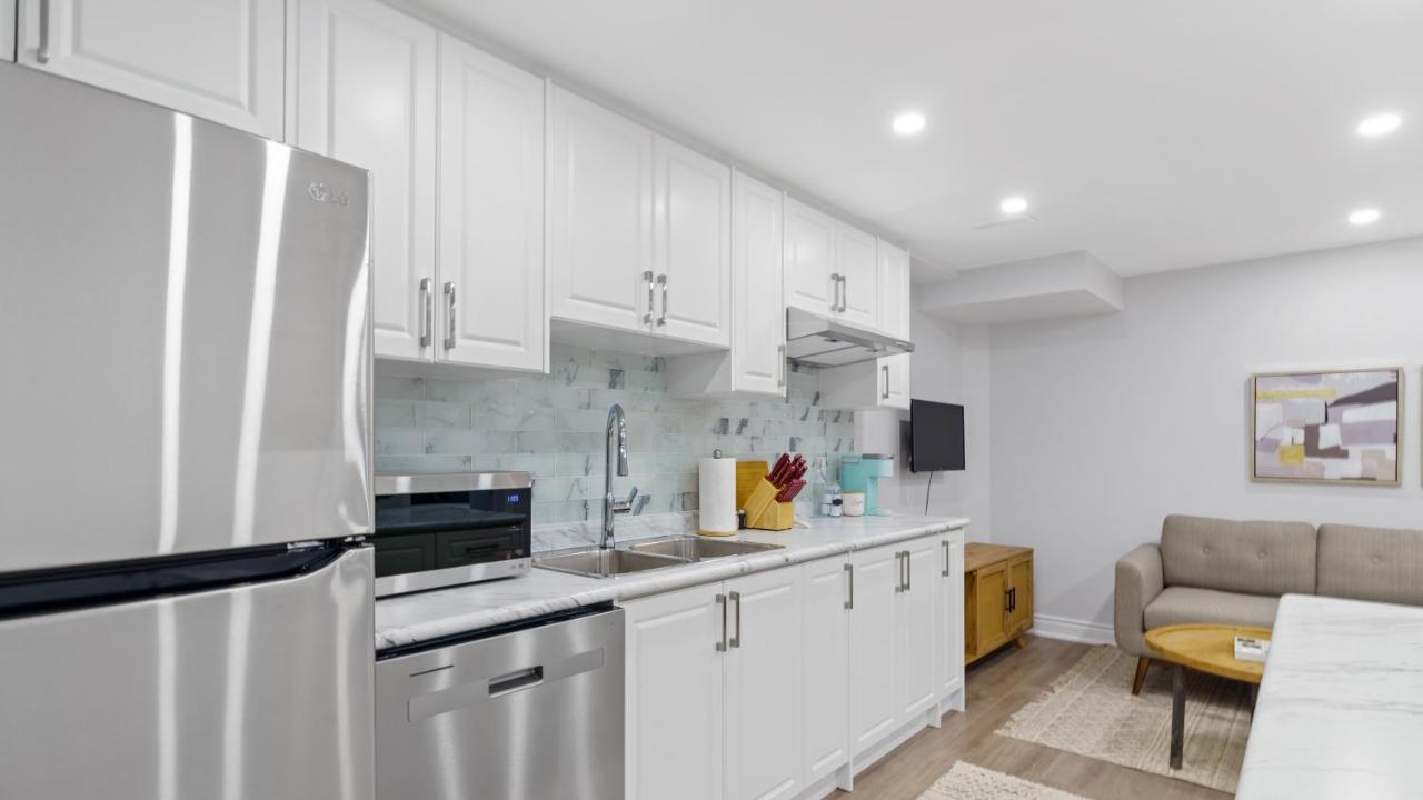 Appartamento Family Friendly - Cozy - Hot Tub - Near Uoit Oshawa Esterno foto